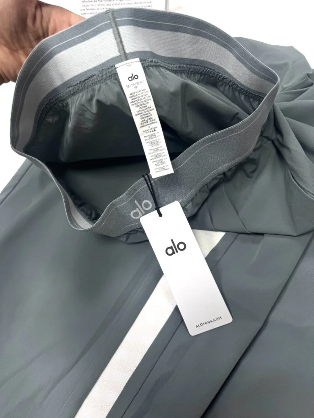 ALO Yoga brand new